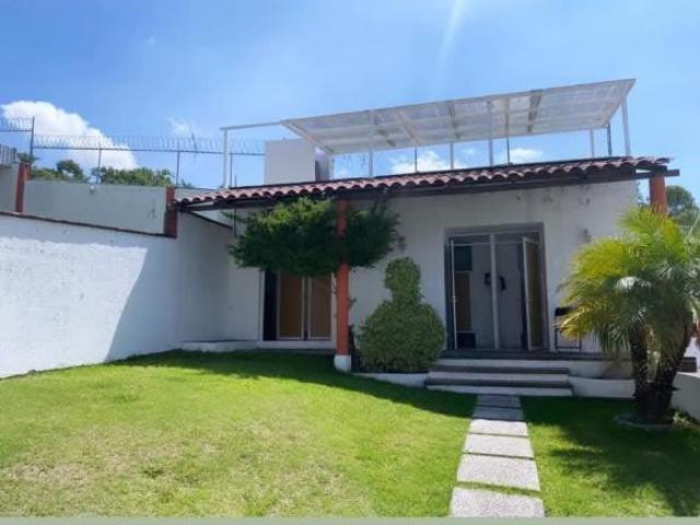 Finca en venta en Atlixco con alberca, jardín y salón de eventos