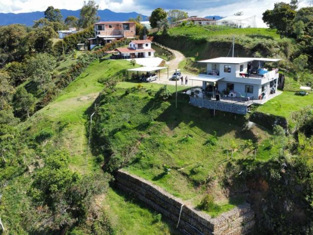 Finca En Venta En El Carmen De Viboral En Via El Carmen Vereda Cascajo Arriba V232739