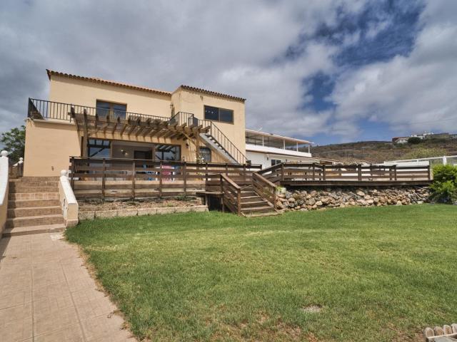 Finca exclusiva con vistas panorámicas al mar y a la montaña. 398m² San Miguel
