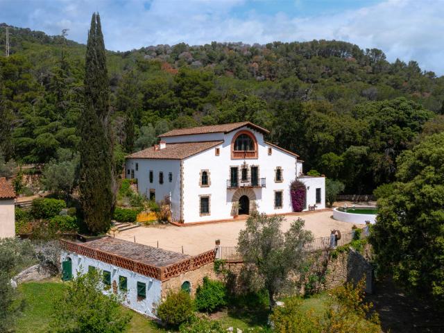 Finca histórica de gran valor patrimonial situada en el Mare. 1221m² Argentona