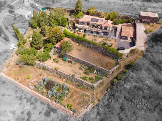 FINCA PREMIUM EN ARONA: AUTOSUFICIENCIA Y BIENESTAR EN TENER. 435m² Arona