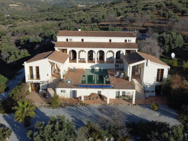 Finca privada andaluza – 13.200 m², vistas de 360° al mar, a. 726m² Alcaucín