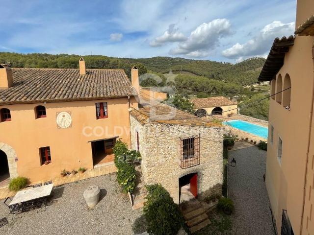 Finca rústica catalana en venta del siglo Xiii en Vilanova i. 3000m² Vilanova I la Geltru
