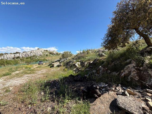 Finca rústica con dos viviendas y nave agrícola en plena naturaleza Sierra de