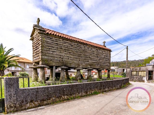 FINCA RÚSTICA con HÓRREO y GALPÓN de Piedra OLVEIRA — DUMBRÍA