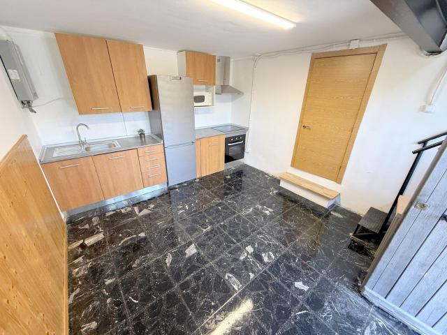 Finca con Nave y vivienda en Bearin