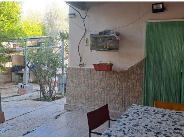 Finca rústica de 8 dormitorios en venta en La Albatalia