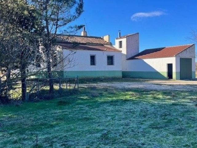 Finca rústica en Higueruela con casa de campo reformada