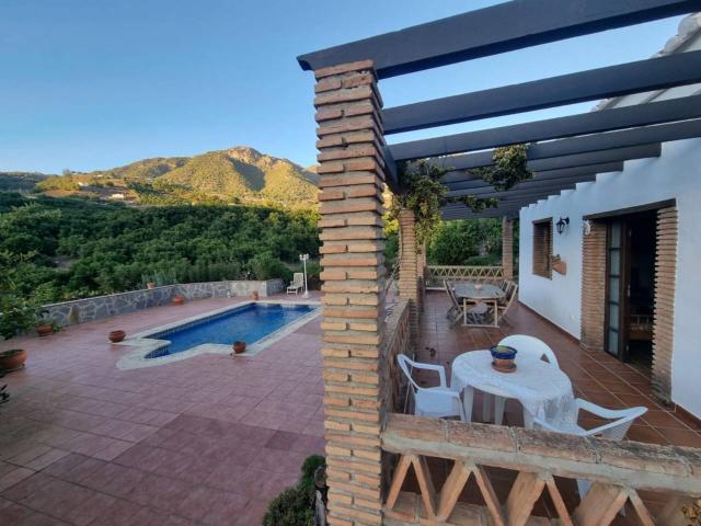 Finca Rustica En Venta Con Apero Y Piscina Frigiliana