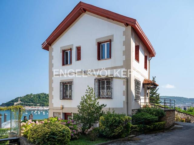 Casa chalet en Venta en Miraconcha