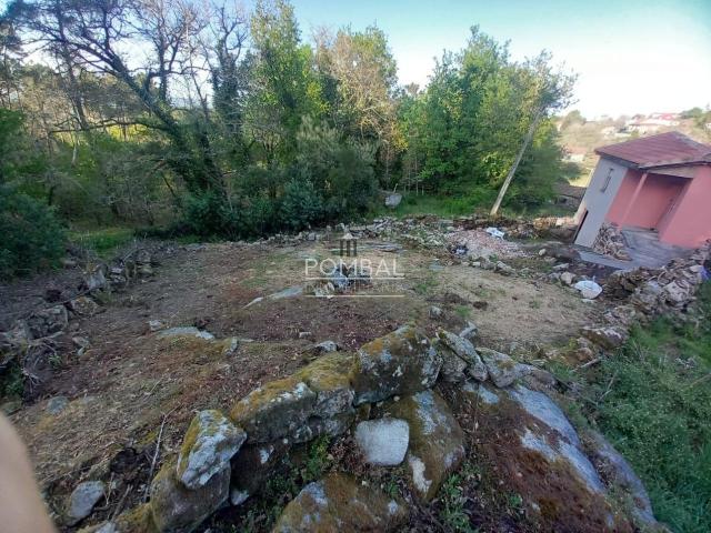 Casa con terreno en venta en Outeiro, Palmes Ourense. Propiedad con potencial de reforma