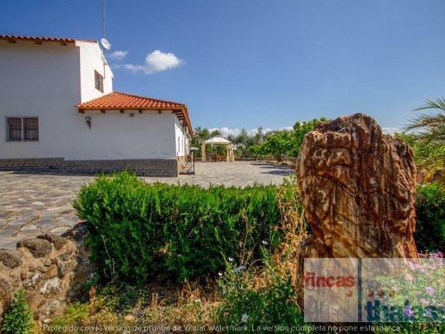 Finca rústica en venta. JEREZ DE LOS CABALLEROS