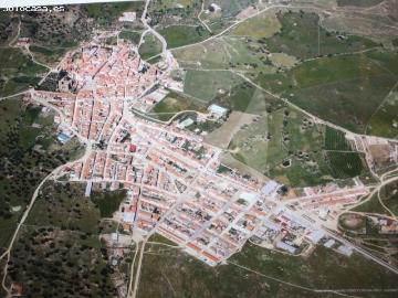 FINCA RUSTICA SITUADA EN LA ZONA DE MONROY CON UNA PEQUEÑA CASA