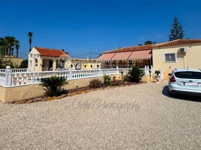 Chalet en venta en Catral, Alicante