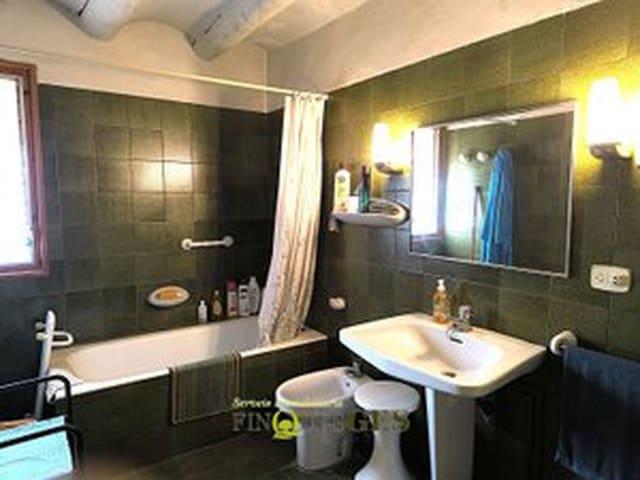 Finca/Casa Rural en venta en Vallbona de les Monges, Lleida