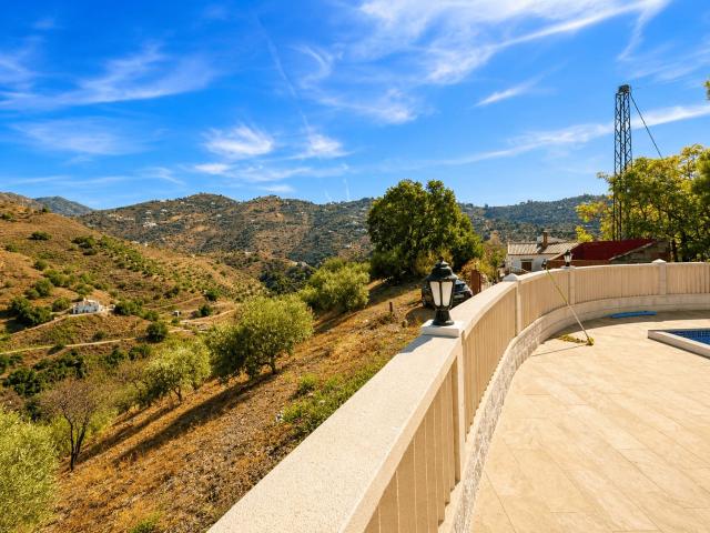Finca/Country House for rent in Sayalonga, Málaga