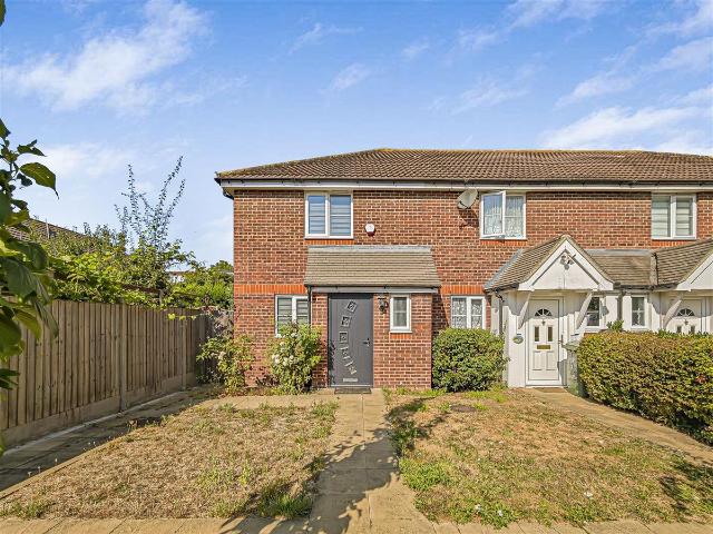 Finch Gardens, Chingford E4, 2 bed property to rent, £2,150 pcm | PrimeLocation