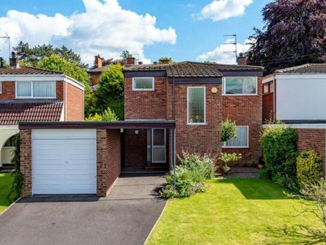 Finchdene Grove, Finchfield, 4 Bedroom Detached