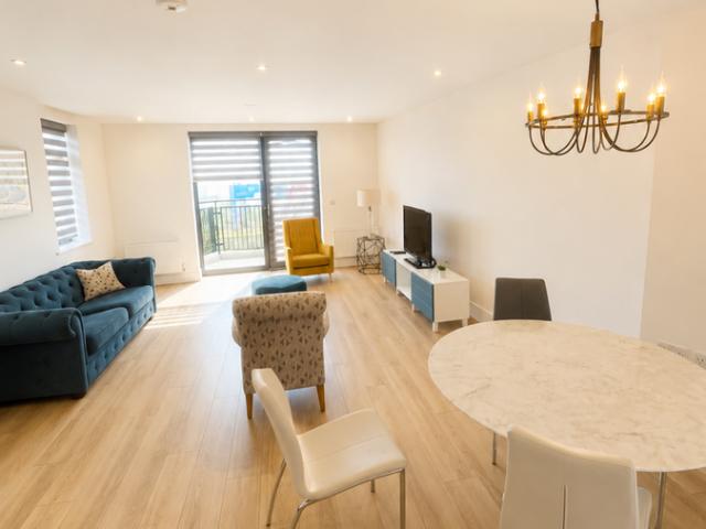 Finchley Lane, London NW4, 2 bed flat to rent, £2,199 pcm | PrimeLocation