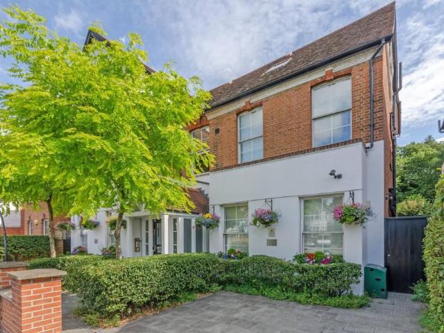 Finchley Road, Hampstead, London NW3, Studio to rent, £1,712 pcm | PrimeLocation