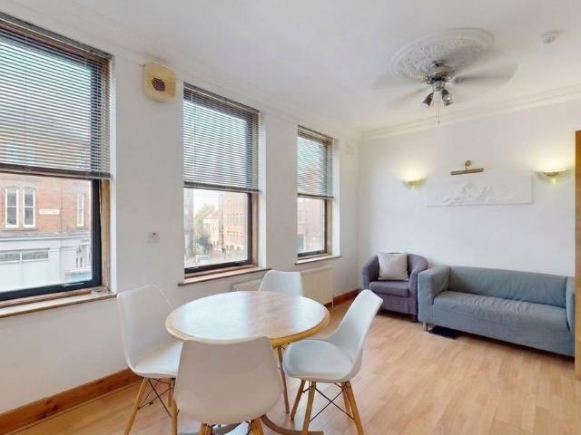 Finchley Road, Hampstead NW3, 3 bed flat to rent, £3,140 pcm | PrimeLocation