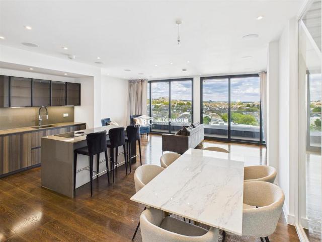 Finchley Road, London 3 bed penthouse to rent £7,500 pcm £1,731 pw