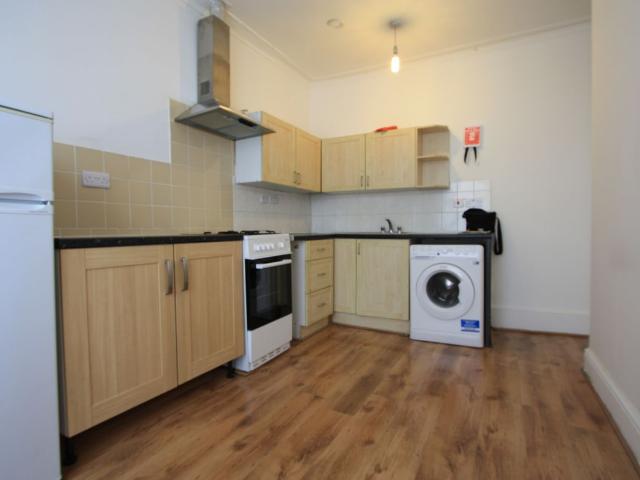 Finchley Road, London NW3, 1 bed flat to rent, £1,900 pcm | PrimeLocation