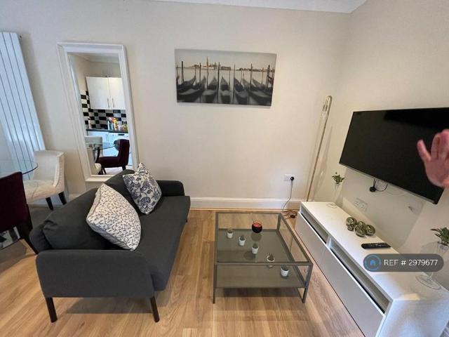 Finchley Road, London, NW3 1 bed flat to rent £2,200 pcm £508 pw