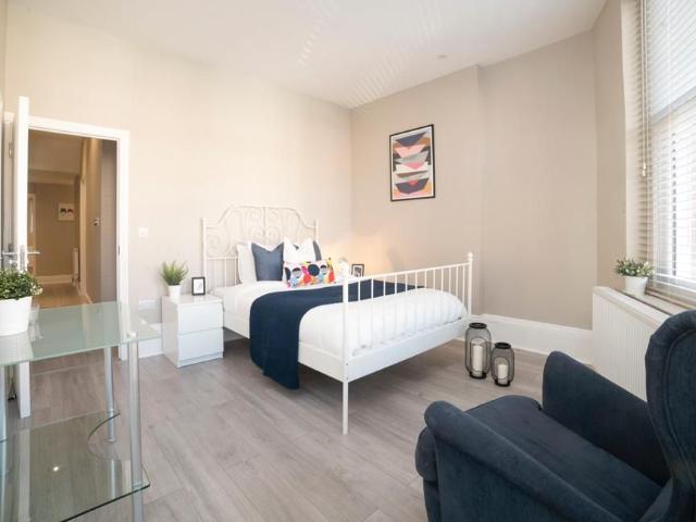 Finchley Road, London NW3, 2 bed flat to rent, £2,600 pcm | PrimeLocation