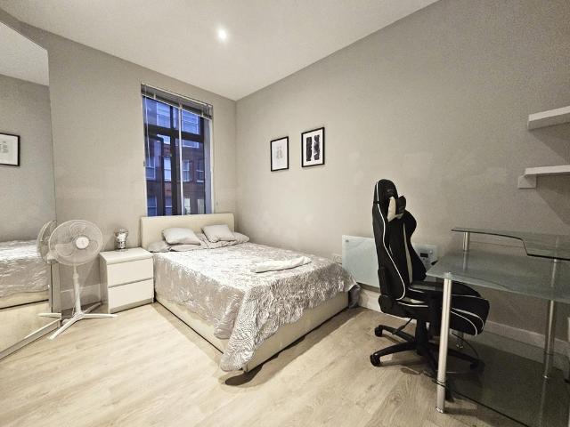 Finchley Road, London NW3 2 bed flat to rent £2,500 pcm £577 pw