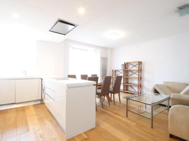 Finchley Road, London NW3, 2 bed flat to rent, £3,198 pcm | PrimeLocation