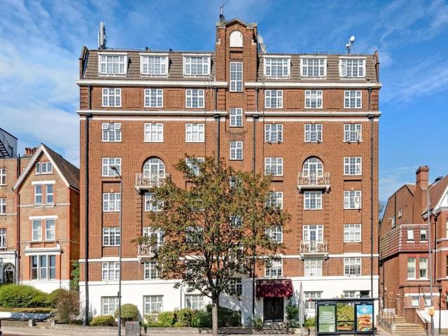 Finchley Road, London NW3 4 bed flat to rent £3,995 pcm £922 pw