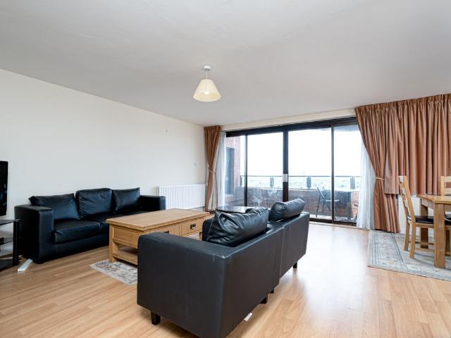 Finchley Road, Swiss Cottage, London NW3, 2 bed flat to rent, £3,200 pcm | PrimeLocation