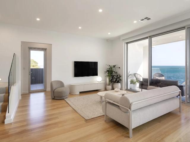Find home: where luxury living meets uninterrupted coastal views