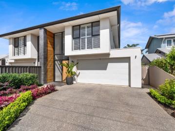 Find luxury: where coastal ease meets bespoke design