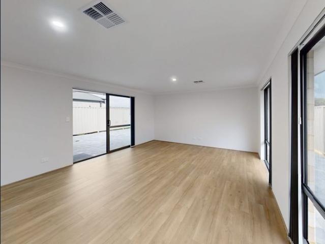 FIND PARADISE IN BALDIVIS