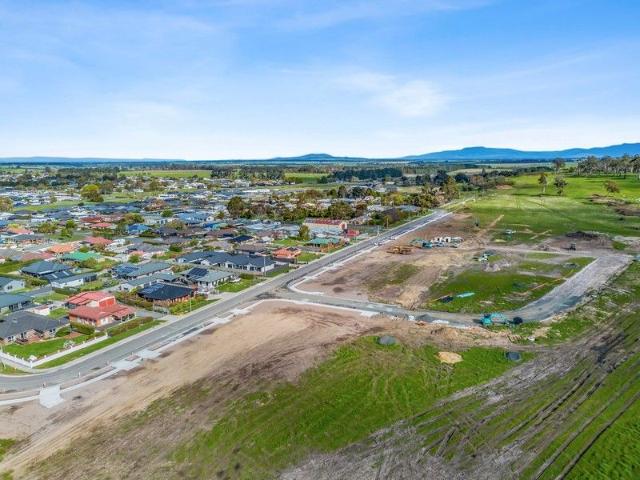 Find your community in Skyeview Estate