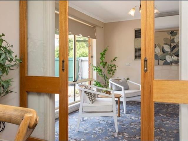Find your perfect family retreat just moments from Strathalbyn's bustling centre