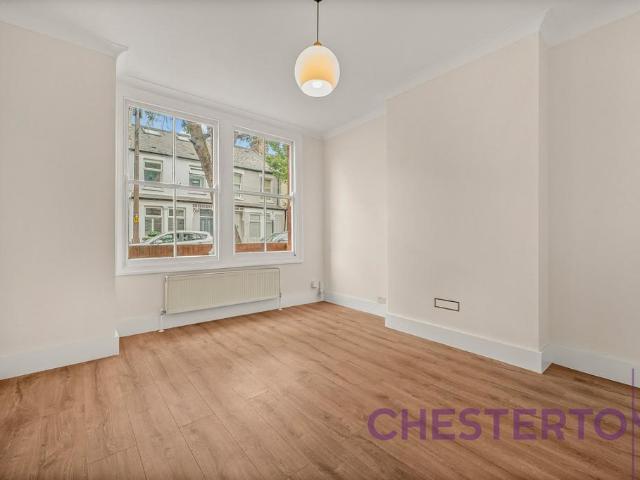 Fingal Street, London, SE10 4 bed terraced house to rent £2,500 pcm £577 pw