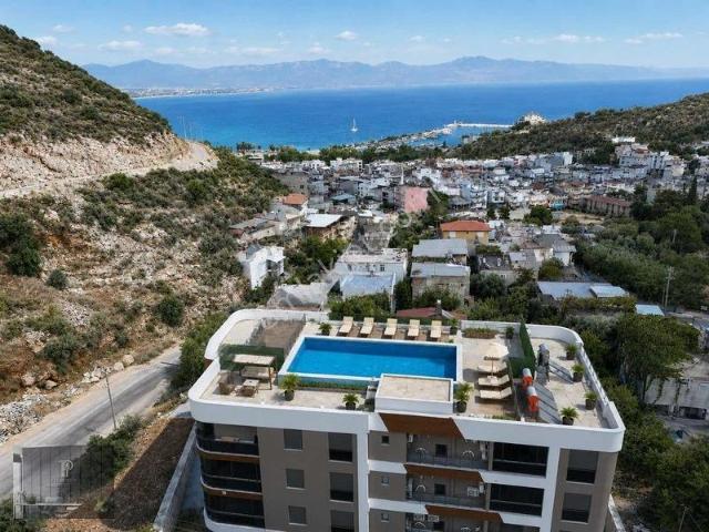 Finike Kızılcada Havuzlu Teras Ve Kısmi Deniz Manzaralı 1+1