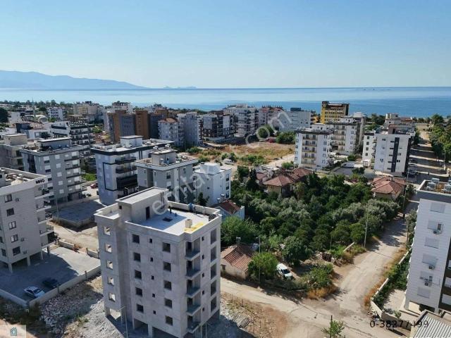 Finike Sahilde Geniş Satılık 2+1 Daire