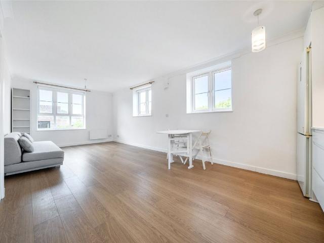 Finland Street, Surrey Docks SE16, 2 bed flat to rent, £2,150 pcm | PrimeLocation