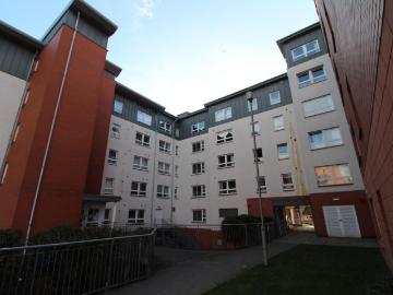 Finlay Drive, Glasgow G31 2 bed flat to rent £1,095 pcm £253 pw