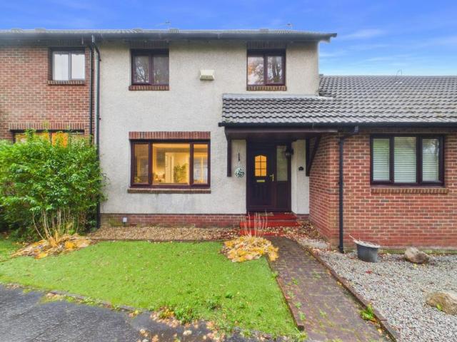 Finlay Rise, Milngavie, G62 3 bed terraced house to rent £1,600 pcm £369 pw