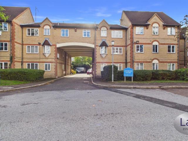 Finsbury Court, Parkside, Waltham Cross EN8, 1 bed flat to rent, £1,500 pcm | PrimeLocation