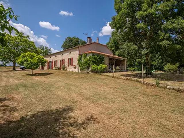 Fieux 47600 Achat / Vente maison 6 pièces t6 au dernier étage terrasse