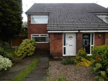 Field Vale Drive, Stockport SK5, 2 bed flat to rent, £900 pcm | PrimeLocation