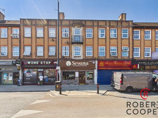 Field End Road, Eastcote HA5, 3 bed flat to rent, £1,995 pcm | PrimeLocation