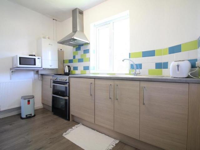 Field End Road, Eastcote Studio to rent £1,075 pcm £248 pw