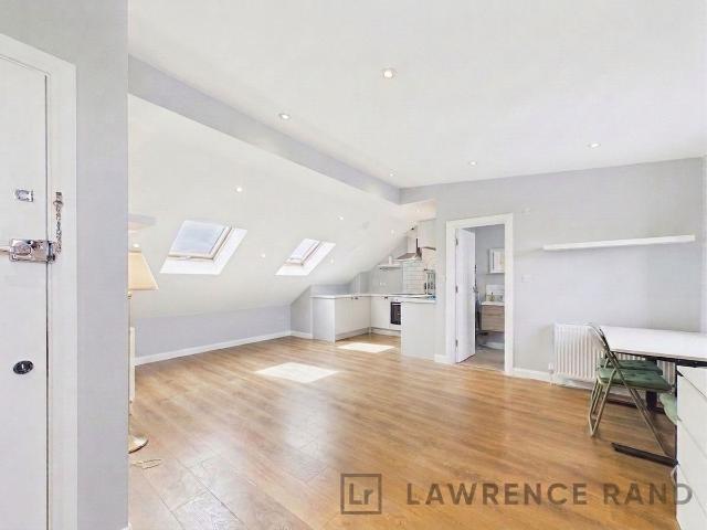 Field End Road, Pinner HA5, Studio to rent, £1,300 pcm | PrimeLocation